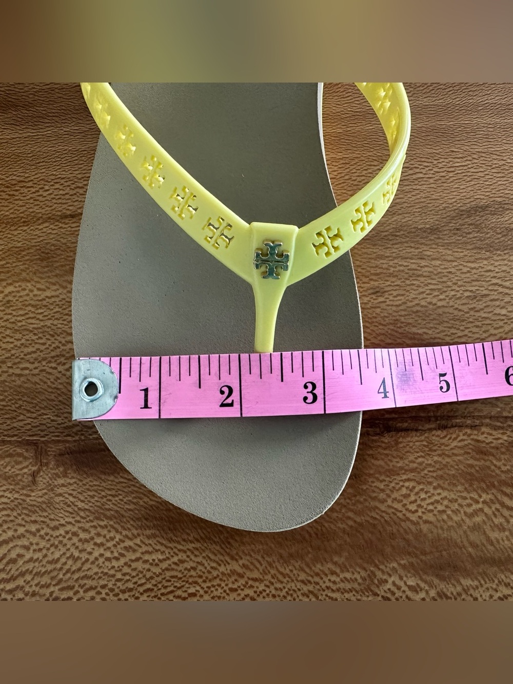 Tory Burch Yellow Strap Taupe Thin Footbed Flip Flop Sandals Thong | Size: 10 - Picture 10 of 12